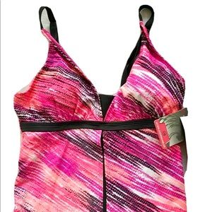 Tankini Swimsuit Top Size M NWT